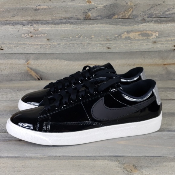 New Women's Nike W Blazar Low SE PRM Sneakers - Picture 2 of 6